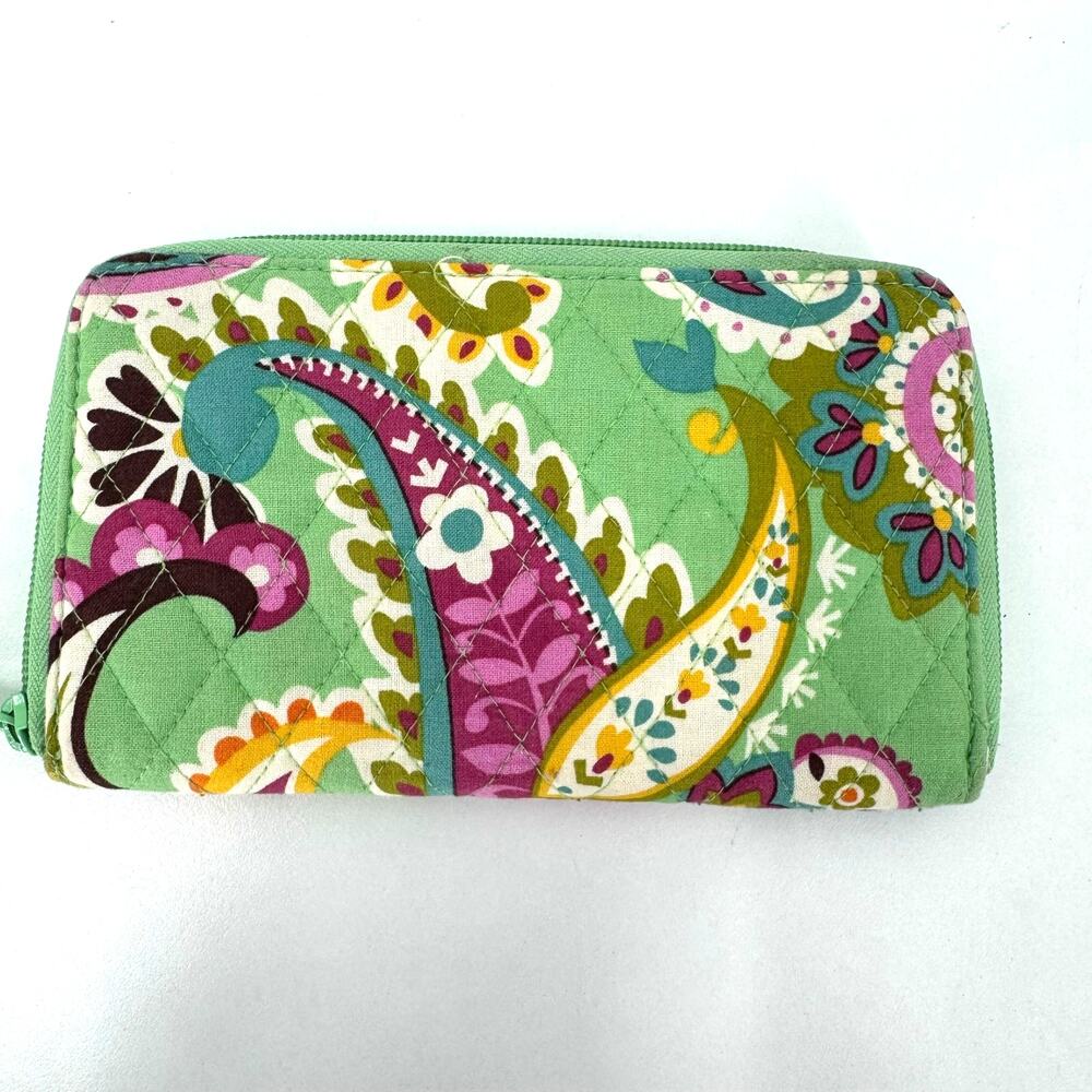 Vera Bradley Zip Around Wallet Tutti Frutti Green Mint Paisley Quilted Travel - Picture 2 of 7